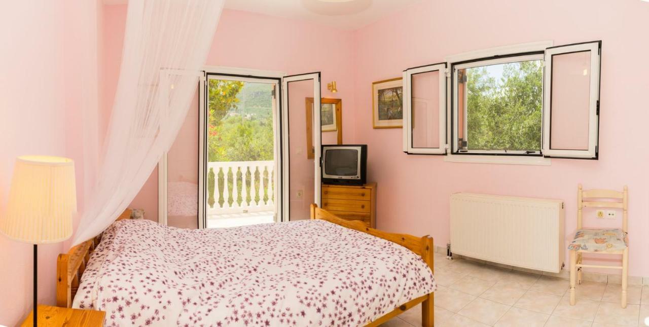 2 Bed House With Mountain View Apartment Alykes  Exterior foto
